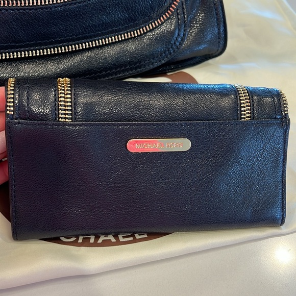 Michael Kors Naomi Navy Large Satchel and Wallet Like New Excellent Condition - Picture 11 of 11